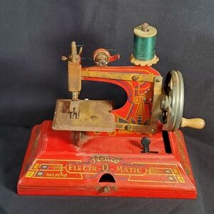 Antique Straco Electr-O-Matic Sewing Machine 1940's